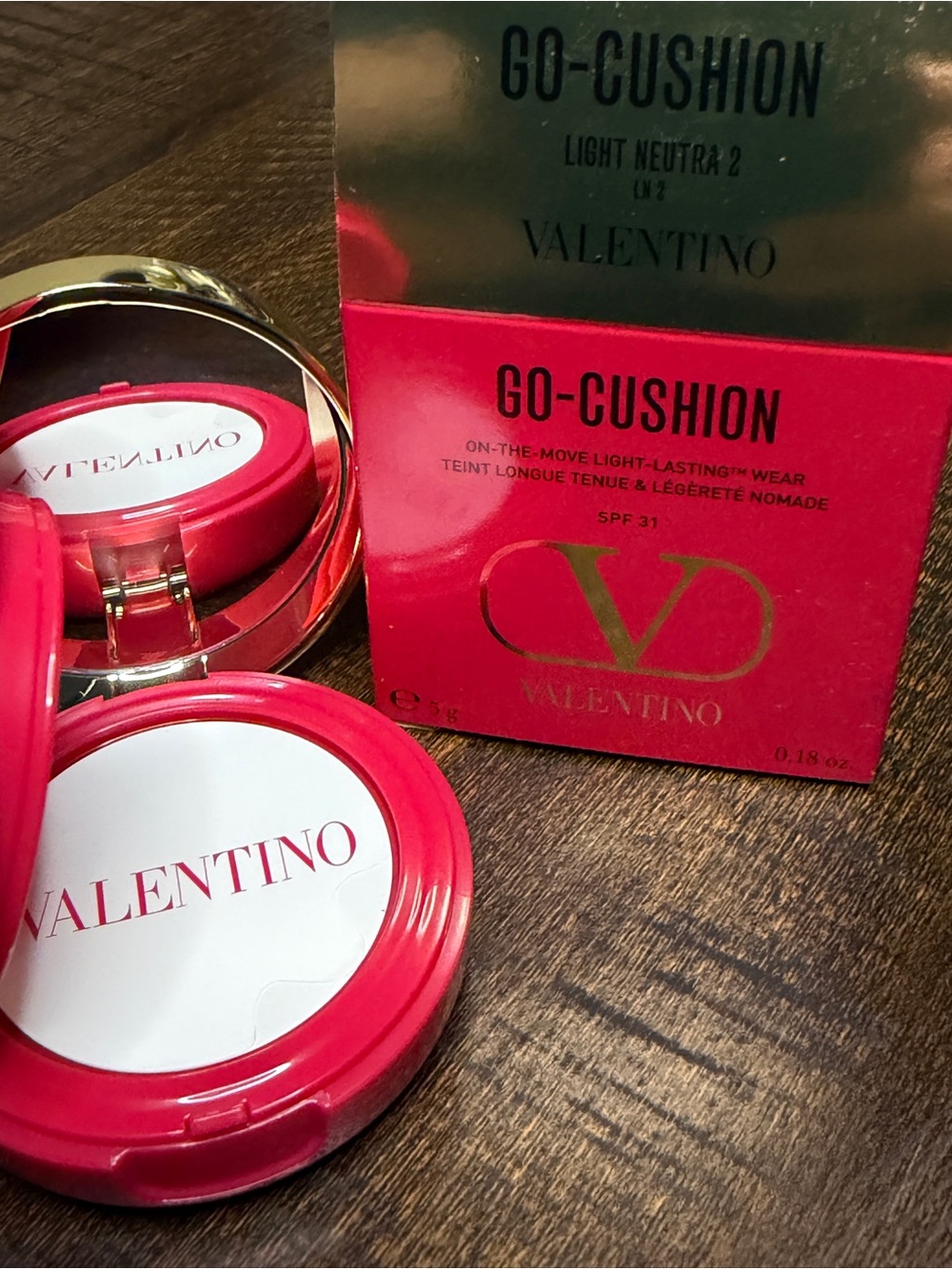 LN2-Valentino Go-Cushion in Light Neutral 2- - Picture 3 of 7